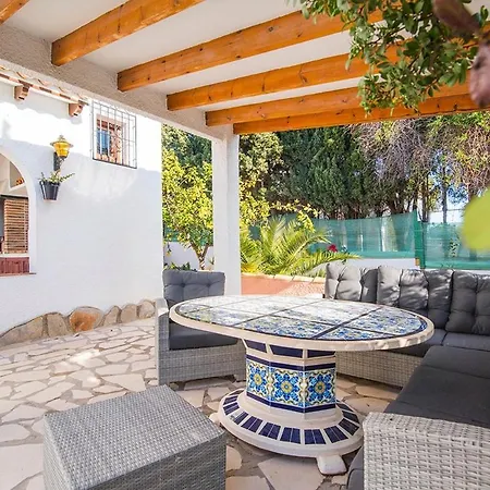 Villa Almendros ***** *